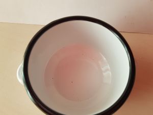 SMALTOVANÝ KASTROL S POKLICÍ 0,4L BORŮVKA