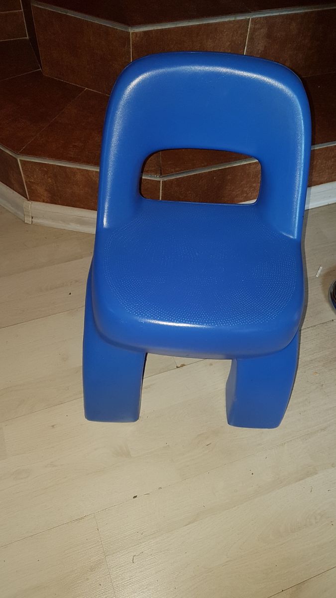 dětská židlička modrá plast