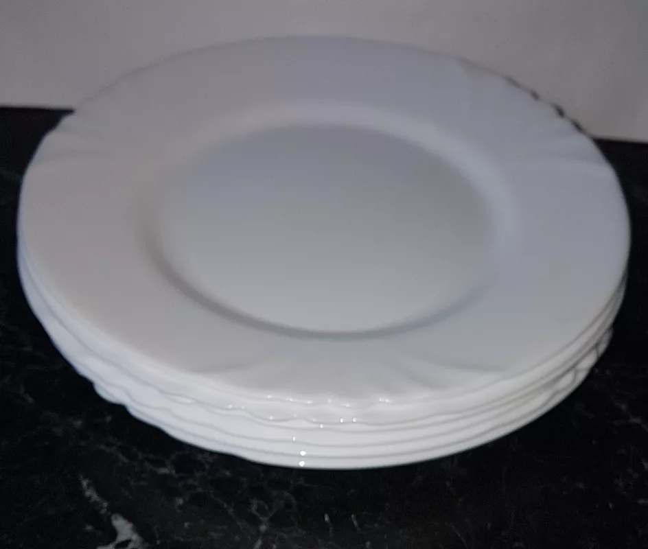 Dezertní talíře - sklo průměr cca 19 cm-6 ks