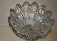 Mísa na noze z lisovaného skla, výška 22 cm