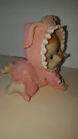 Soška batolete výška cca 10 cm , materiál netušíme