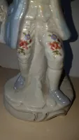 Starožitná porcelánová soška, mladého šlechtice