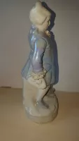 Starožitná porcelánová soška, mladého šlechtice