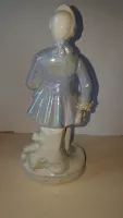 Starožitná porcelánová soška, mladého šlechtice