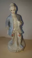 Starožitná porcelánová soška, mladého šlechtice