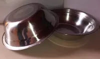 Dvě misky nerezové pro domácí mazlíčky průměr 19 cm