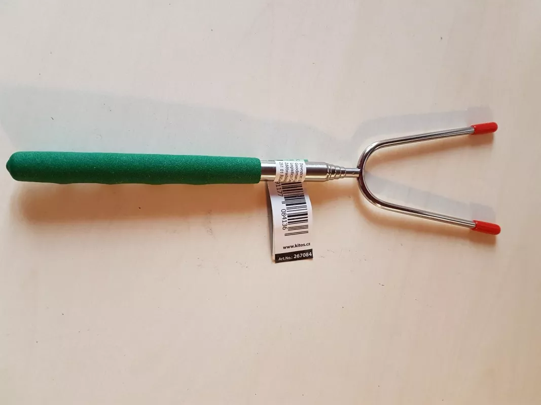 Teleskopická vidlice na opékání, maximální délka 85cm-zelená